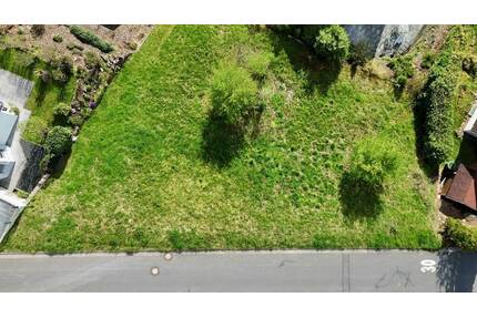 Sonniges Baugrundstück mit vielseitigen Bebauungsmöglichkeiten - Frammersbach