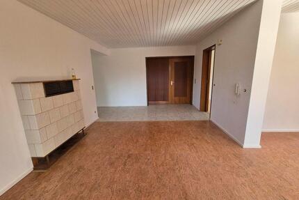 Teilrenovierte 4 Zimmer Wohnung in Welzheim Breitenfürst