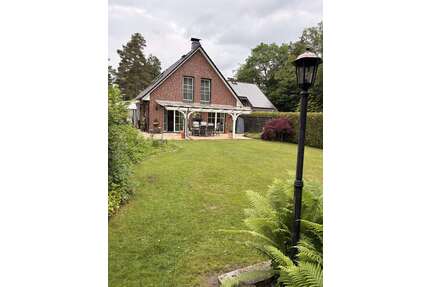 Haus zum Mieten in Dassendorf 1.900,00 € 120 m²