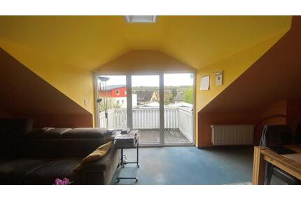 Helle 2-Zi-DG-Wohnung mit großem Balkon, zentral in Hachenburg