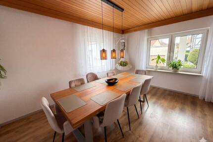 Charmantes Einfamilienhaus + große Werkstatt + Einliegerwohnung + großer Scheune - Neckarwestheim