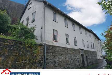Haus zum Kaufen in Dillenburg 159.000,00 € 227 m²