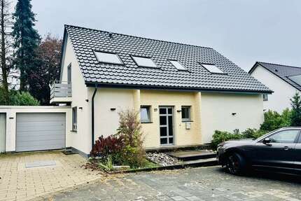 Haus zum Mieten in Sankt Augustin 2.300,00 € 150 m²
