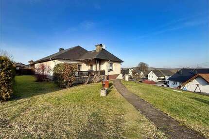 Haus zum Kaufen in Meudt 285.000,00 € 163.57 m²