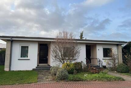 Ihr neues IMMOBILIEN QUARTIER: Imposanter Bungalow mit viel Potenzial in Bad Nenndorf