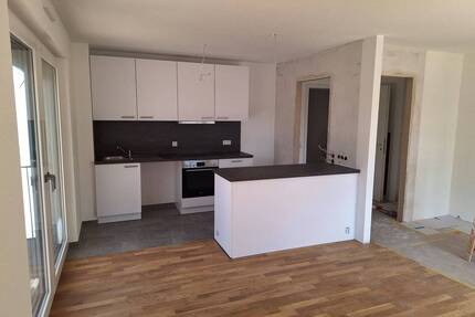 Beinstein, Effizienzhaus 55 EE, sehr hell, mit EBK, Fußbodenheizung, Aufzug, großer Balkon und TG Stellplatz - Waiblingen