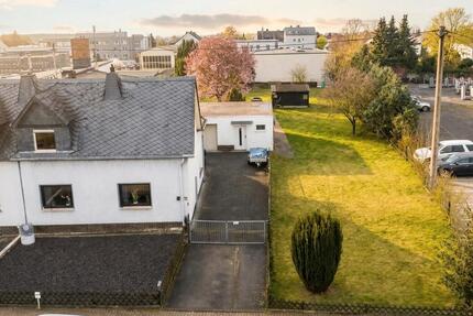INVESTMENT-JUWEL: Gepflegte DHH auf 1.635 m² Bauareal | GRZ 0,4 - Mülheim-Kärlich