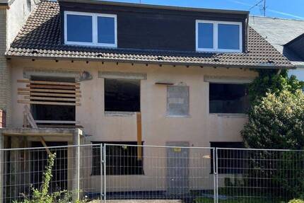 Zentrumnahes großzügiges Ein-Zweifamilienhaus mit Garten (Zwangsversteigerung) - Speicher