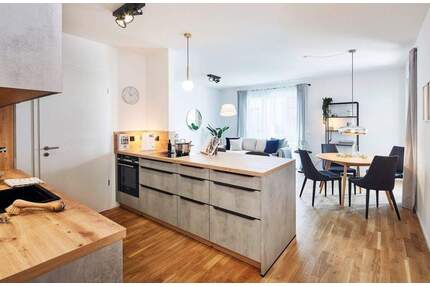 RESERVIERT: LICHT & SONNE PUR! helle 4-Zimmer-Wohnung mit gr. Sonnenbalkon! Sie erhalten sogar noch den KfW-Zuschuss in Höhe von 26.250€! - Nürnberg Laufamholz