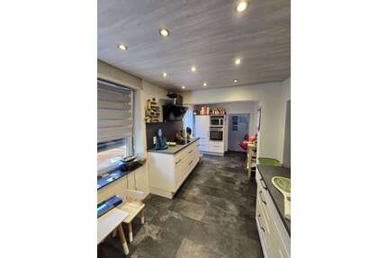 Haus zum Kaufen in Eppelborn 198.000,00 € 270 m²