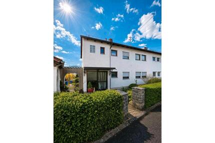 Zweifamilienhaus mit Garage in ruhiger Wohnlage - Backnang