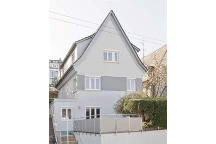 Charmantes Einfamilienhaus mit schönem Garten, 2 Terrassen und Balkon in exklusiver Halbhöhenlage - Stuttgart West