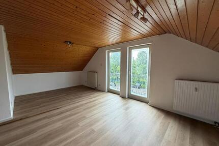 Frisch renovierte 3-Zimmer-Dachgeschosswohnung in Top-Lage! - Ludwigsburg Pflugfelden
