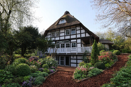 799.000,00&nbsp;EUR Kaufpreis, ca.&nbsp; 442,65&nbsp;m&sup2;&nbsp;Wohnfl&auml;che in Hüllhorst (PLZ: 32609)