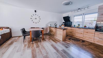 GROßZÜGIGES FAMILIENPARADIES - 630.000,00&nbsp;EUR Kaufpreis, ca.&nbsp; 170,00&nbsp;m&sup2;&nbsp;Wohnfl&auml;che in Sasbach am Kaiserstuhl (PLZ: 79361)