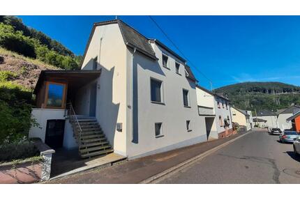 Einfamilienhaus in Kordel mit Garage, Terrasse und Garten