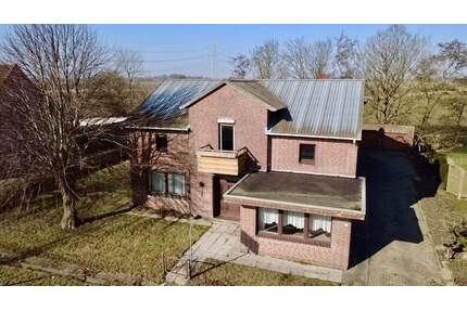 Neuer Preis! Vielseitiges Einfamilienhaus mit Einliegerwohnung & Stall - Nordseenah in Nordermeldorf