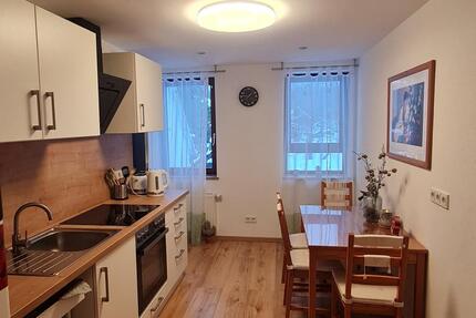 Charmante Ferienwohnung mit Balkon und Terrasse - Helsa