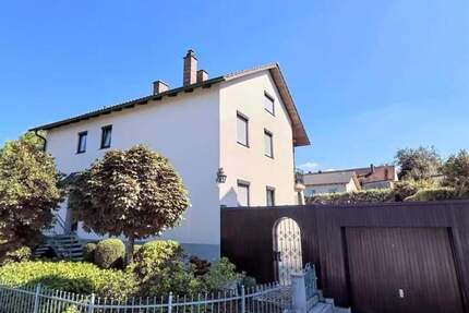 Einfamilienhaus mit großem Garten in Rottenburg an der Laaber zu verkaufen!