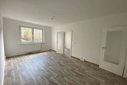 Wohnung zum Mieten in Suhl 410,62 € 60.95 m²