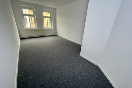 2 Raum Wohnung mit Balkon, Wanne +Dusche im begehrten Wohnviertel von Gera-Untermhaus
