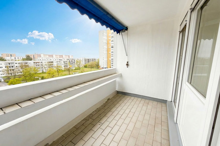 Sonnige 2-Zimmer mit Südwest-Balkon - sofort frei, top saniert, ideal zum Einziehen oder Vermieten - Stuttgart Fasanenhof
