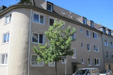 Vogelnest in schöner Lage: perfekt geschnittene 2-Zi.-DG mit großer Küche-; 2er WG geeignet - Mülheim an der Ruhr