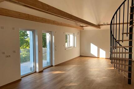 Moderne 3-Zimmer Wohnung mit Dachterrasse in Adelsdorf