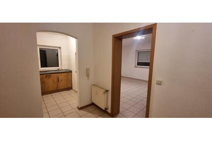 Helle 2-Zimmer Erdgeschosswohnung mit Einbauküche & Stellplatz - Zerf