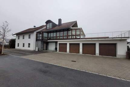 Großzügiges 3-Parteienhaus Nähe OsterhofenLangenisarhofen