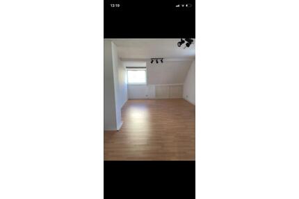 1 Zimmer Dachgeschoss Wohnung zentral gelegen Degerloch - Stuttgart