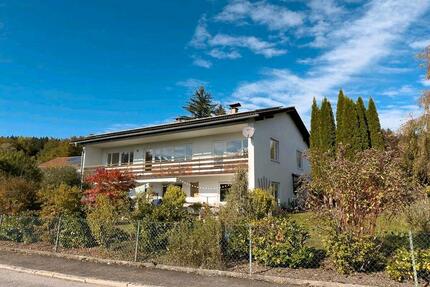 Helle 4-Zi-Wohnung mit großem Garten unf Bergblick in Moosrain - Murnau am Staffelsee