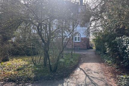 Großzügige 5-Zimmer-Wohnung mit zwei Balkonen in Frankfurt-Griesh - Frankfurt am Main West