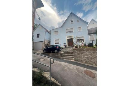 3 Familienhaus - 430.000,00&nbsp;EUR Kaufpreis, ca.&nbsp; 220,00&nbsp;m&sup2; in Creglingen (PLZ: 97993)