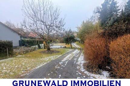 Bauträgerfrei - großzügiges Grundstück in ruhiger Seitenstraße. - Eisenberg