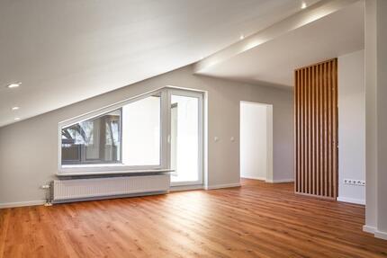 Provisionsfrei – Hochwertig kernsanierte 4-Zi.-DG-Wohnung - Schwetzingen