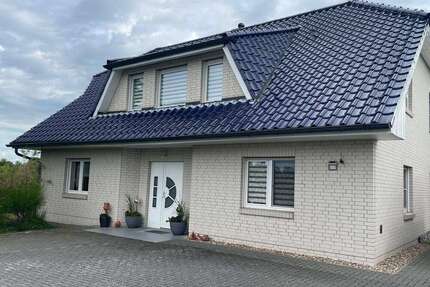 Haus zum Kaufen in SchwedtOder 598.000,00 € 220 m² - Schwedt/Oder