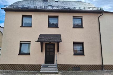 Ihr neues Familienglück: Gepflegtes EFH mit großer Dachterrasse & - Teuschnitz