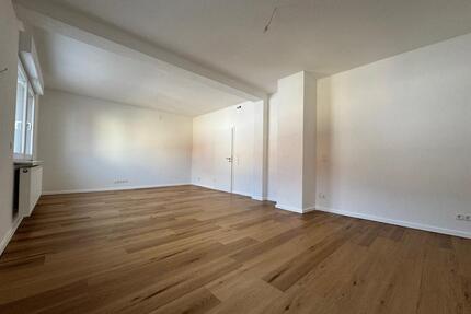 Attraktive 3-Zimmer-Wohnung im 1. Obergeschoss mit Kellerabteil in Karlsruhe