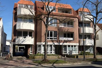 freiesanierte 2 Zimmer ETW im 1 OG mit Einzelgarage und EBK - Bremen Blumenthal