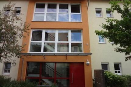 Erdgeschosswohnung mit Garten,EBK,TG in Nürnberg-Herpersdorf