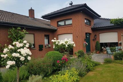 Bungalow - 177 m² Wfl. + Doppelgarage - ruhige Lage, Sackgasse - Lohne (Oldenburg)