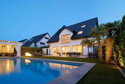 Haus zum Mieten in Willich Neersen 4.500,00 € 270 m² - Willich / Neersen