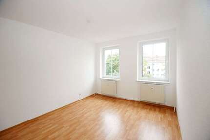 Wohnung zum Mieten in Plauen 249,58 € 46.39 m²