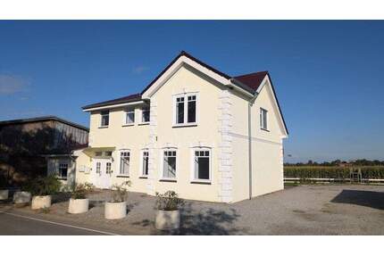 Modernisiertes Mehrfamilienhaus mit vielfältiger Nutzungsmöglichkeit und großem Grundstück! - Stoltebüll Schrepperie