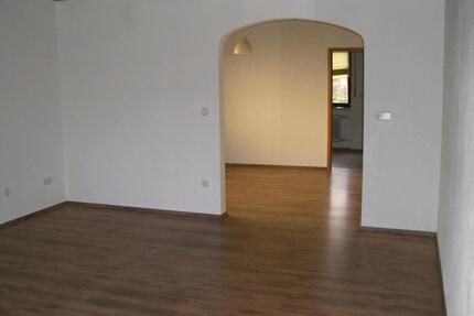 Erdgeschoßwohnung mit Garten - 1.100,00&nbsp;EUR Kaltmiete, ca.&nbsp; 118,00&nbsp;m&sup2; in Denkendorf (PLZ: 85095)