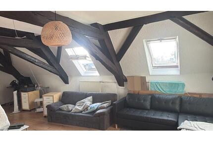 Gemütliche Dachgeschoss-2-Wohnung ; toller Ausblick aus den Dachfenstern - Bretzenheim