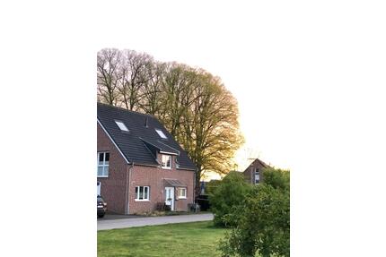 Willich-Anrath: Freistehendes Einfamilienhaus + Garten in Toplage