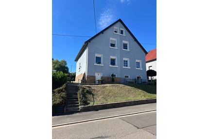 Einfamilienhaus zur Miete - 670,00&nbsp;EUR Kaltmiete, ca.&nbsp; 85,00&nbsp;m&sup2; in Völklingen (PLZ: 66333)