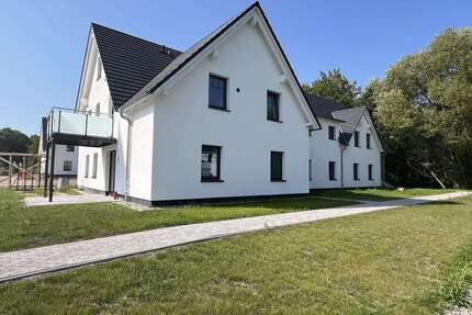 Haus zum Kaufen in Middelhagen OT Lobbe, Middelhagen, Vorpommern-Rüge 2.630.000,00 € 507.8 m²